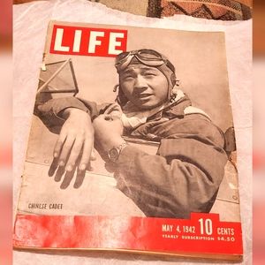 VINTAGE Life Magazine May 4th 1942 A Chinese Soldier & WWII